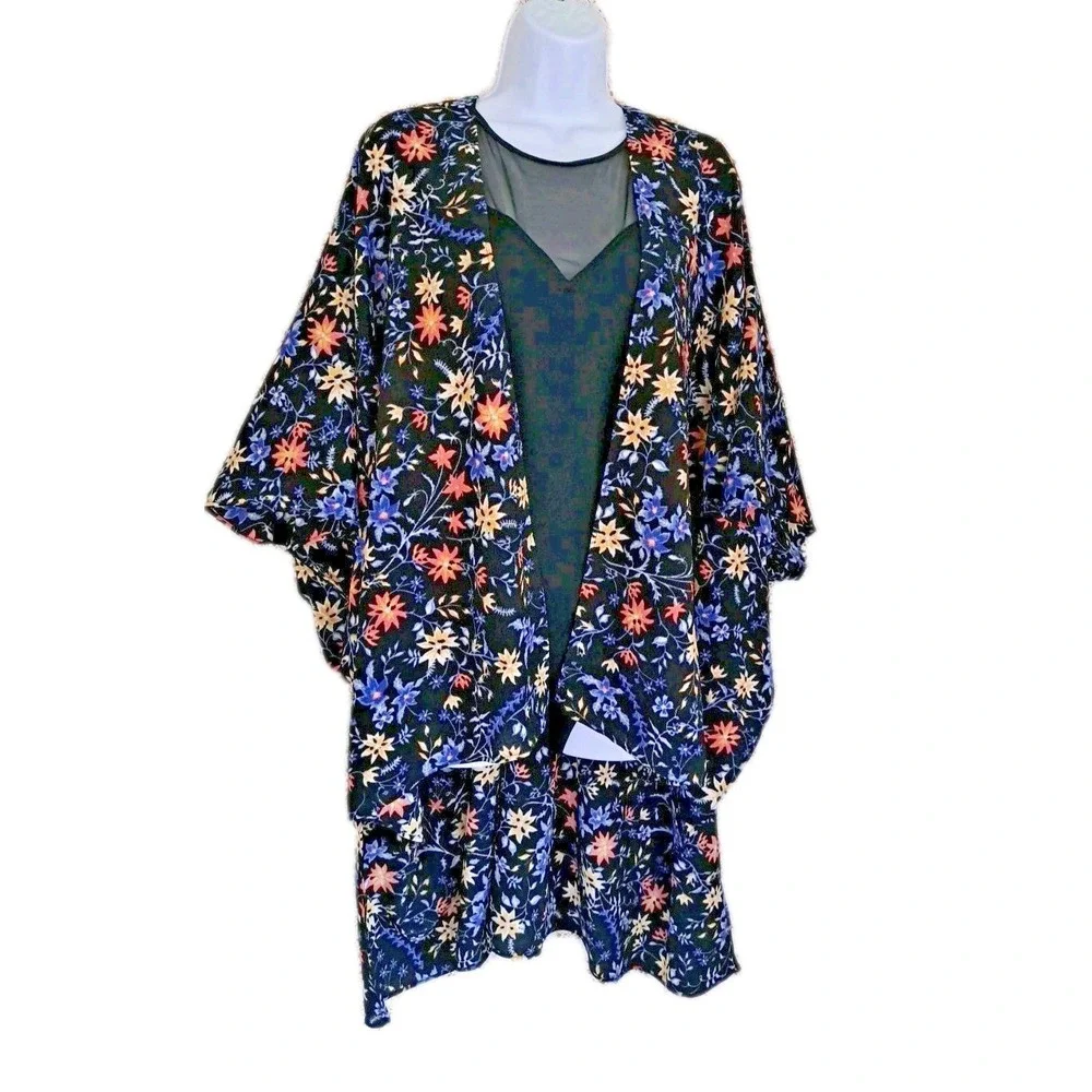 Time and Tru Kimono Coverup One Size Black‎ Floral Ruana Shawl Wrap Beachy Boho